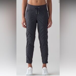 Lululemon Street To Studio Pant II *Unlined 28" Size 2
Blue Tied